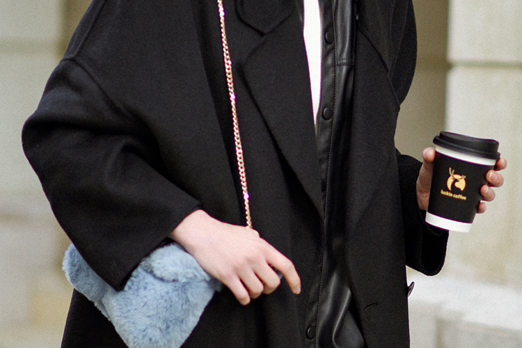 怎么开一家瑞幸咖啡店，瑞幸加盟费大概要多少2025